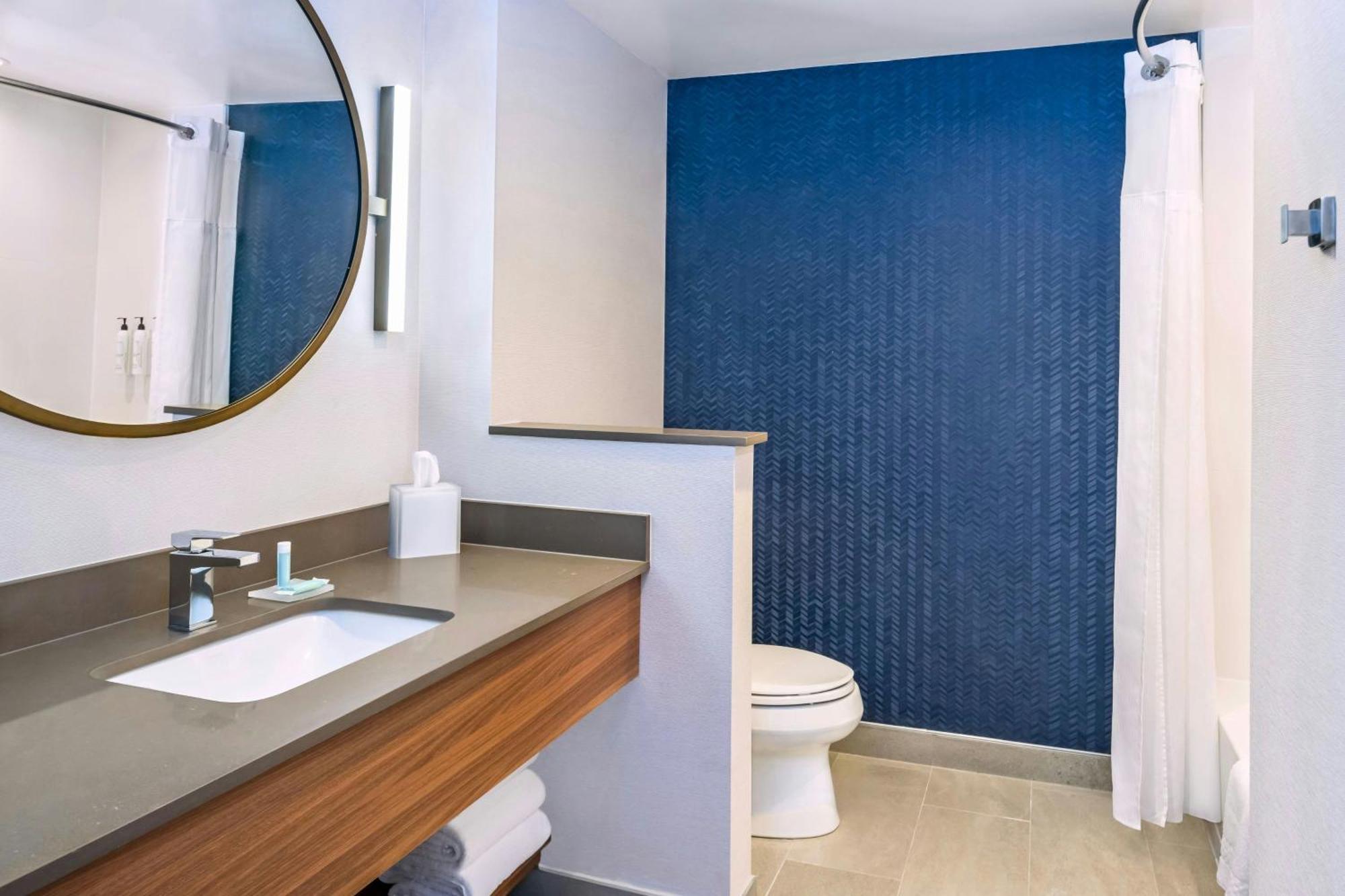 Fairfield By Marriott Inn & Suites Gravenhurst Muskoka Exterior photo