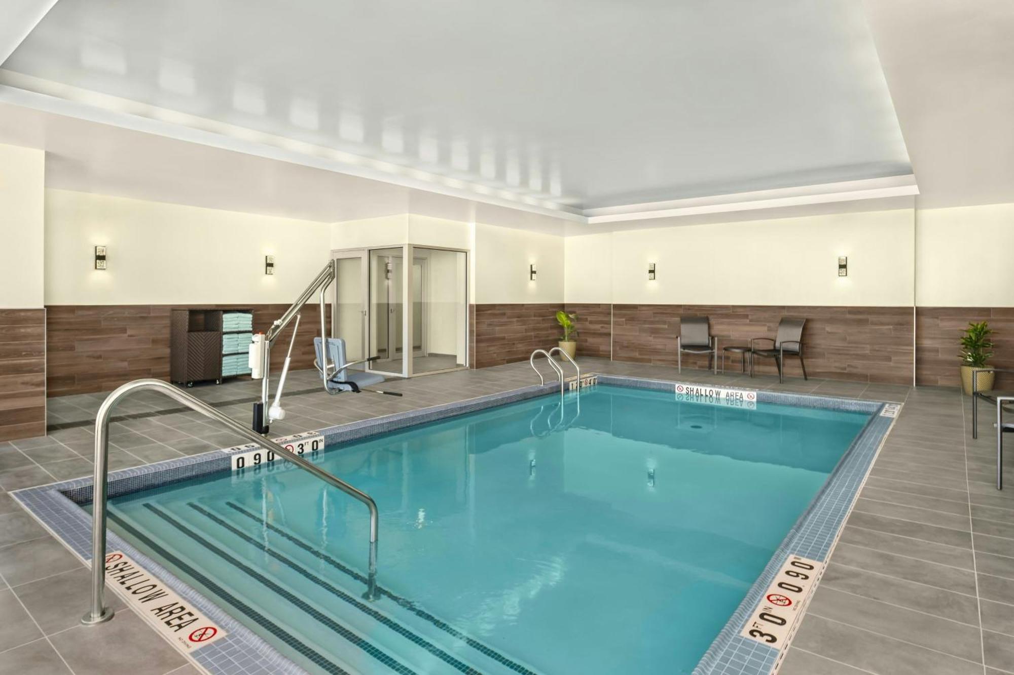 Fairfield By Marriott Inn & Suites Gravenhurst Muskoka Exterior photo